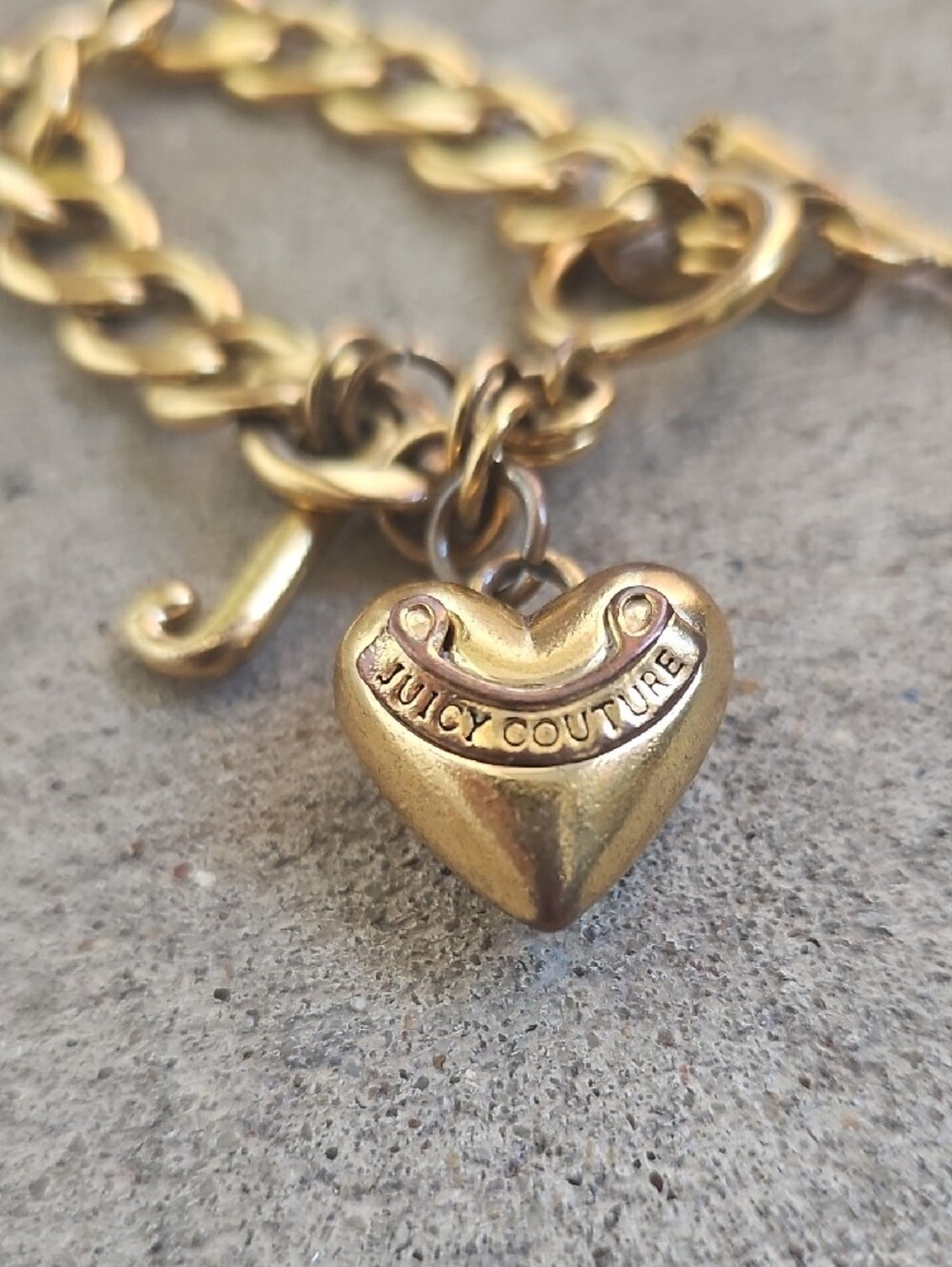 Juicy Couture Gold Heart Charm Link Toggle Bracelet Jewelry